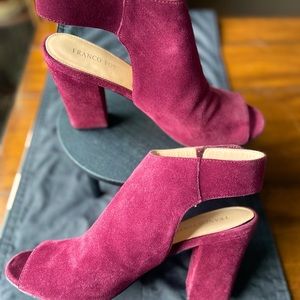 Womens ankle boot, burgundy suede. Worn once . Very comfortable